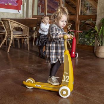 Gelber 3-Rad-Roller für 2 - 4 Jahre Dino Italtrike