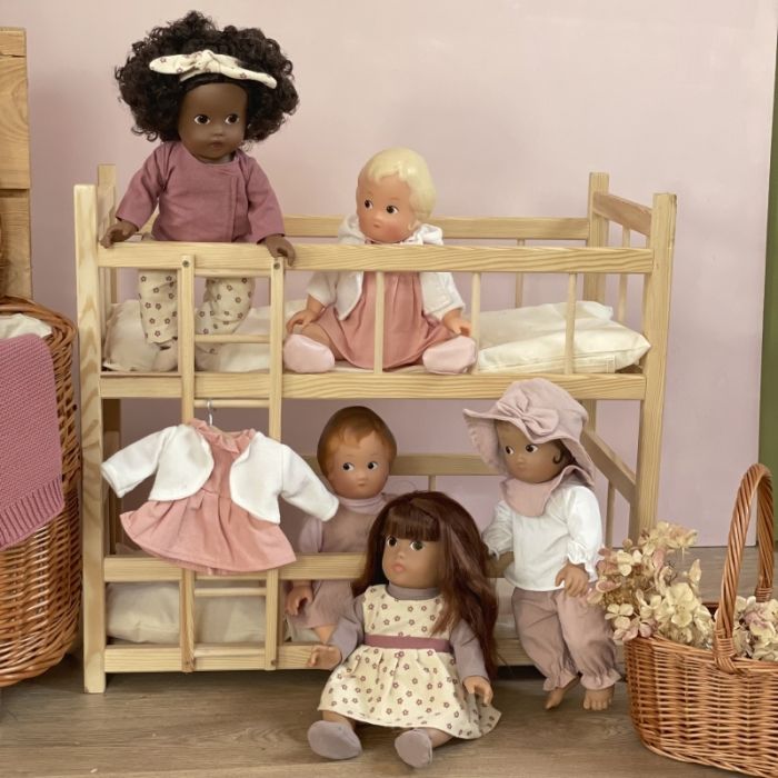 Chaise en bois naturel pour poupée fabriquée en Europe de Egmont Toys
