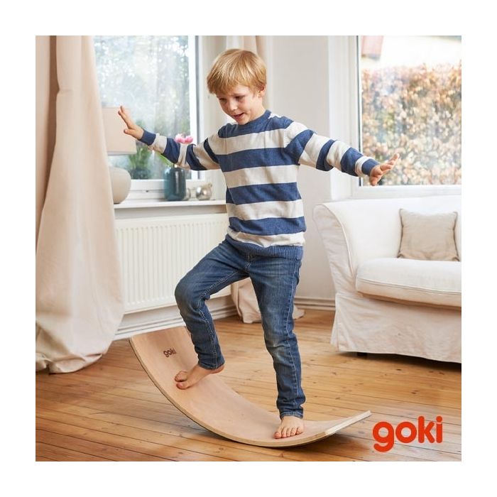Planche d'équilibre en bois et feutrine pour enfant de Goki